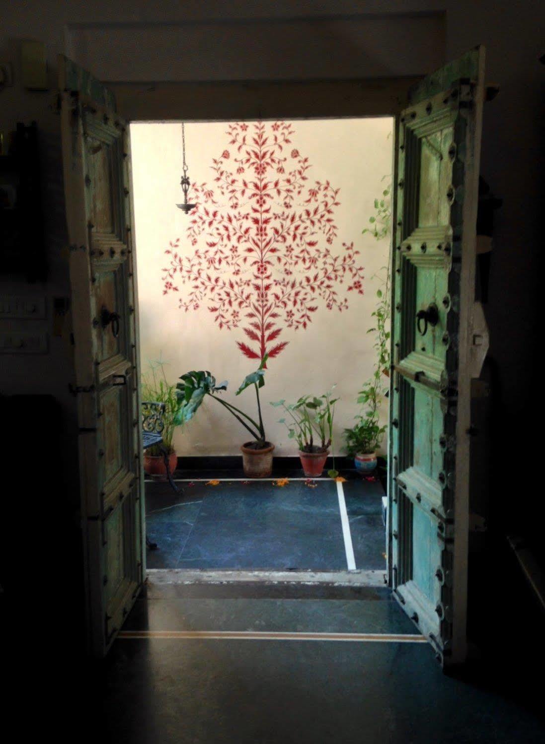 Chhoti Haveli Bed & Breakfast New Delhi Bagian luar foto